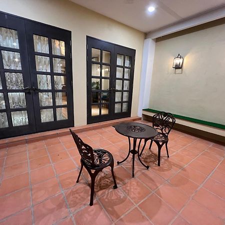 Botanica Mansion Bed & Breakfast Balik Pulau Eksteriør bilde