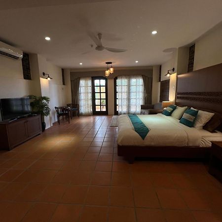 Botanica Mansion Bed & Breakfast Balik Pulau Eksteriør bilde