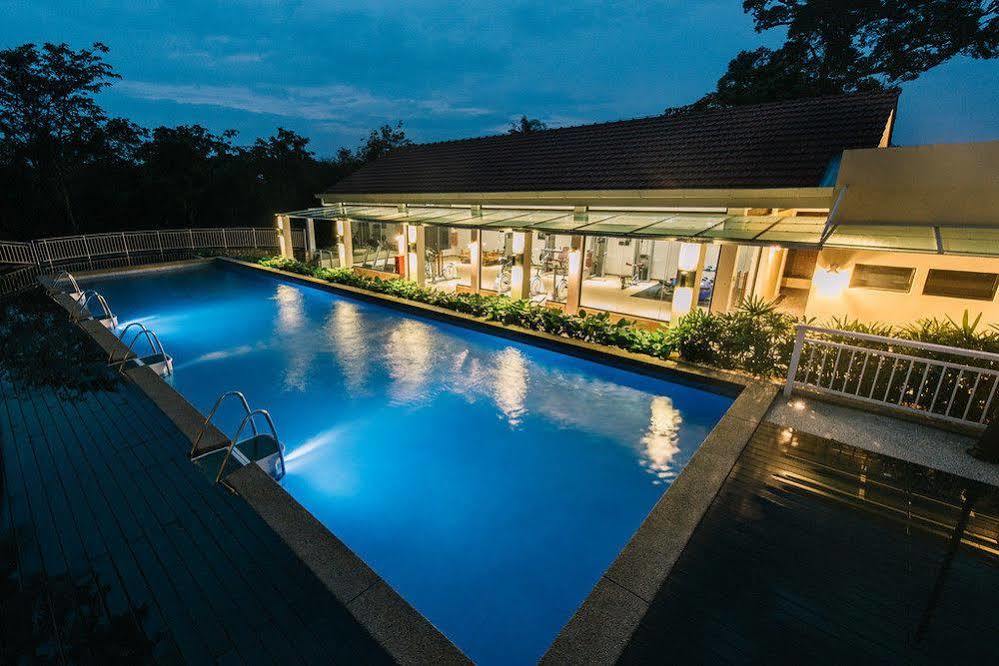 Botanica Mansion Bed & Breakfast Balik Pulau Eksteriør bilde